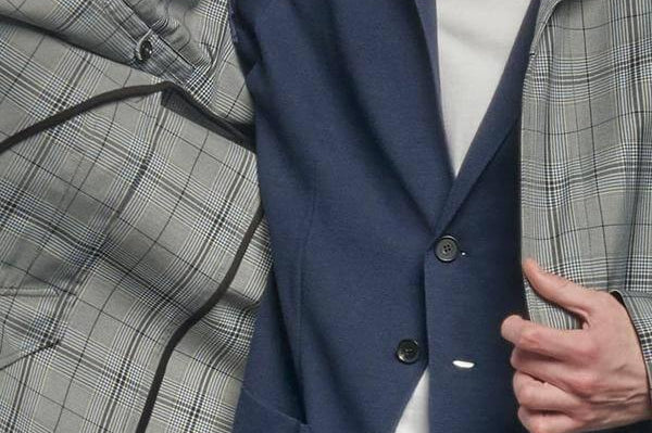 CARUSO Aida Single-breasted Wool Blazer in Navy | CLOSET Singapore